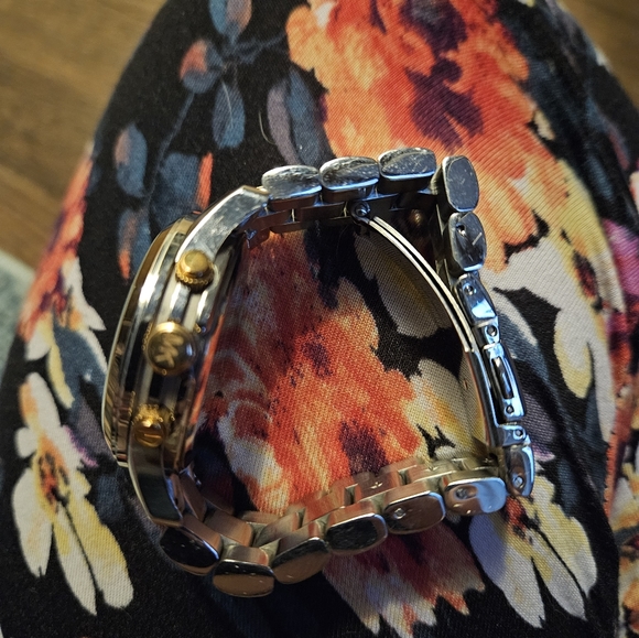 Michael Kors watch gold and silver - Picture 4 of 9